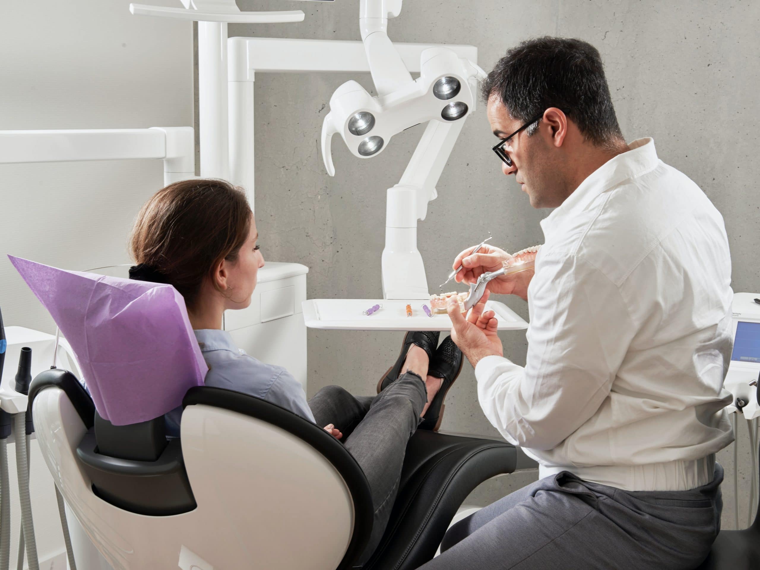 caroline-lm-QA9fRIi6sFw-unsplash holistic dentistry
