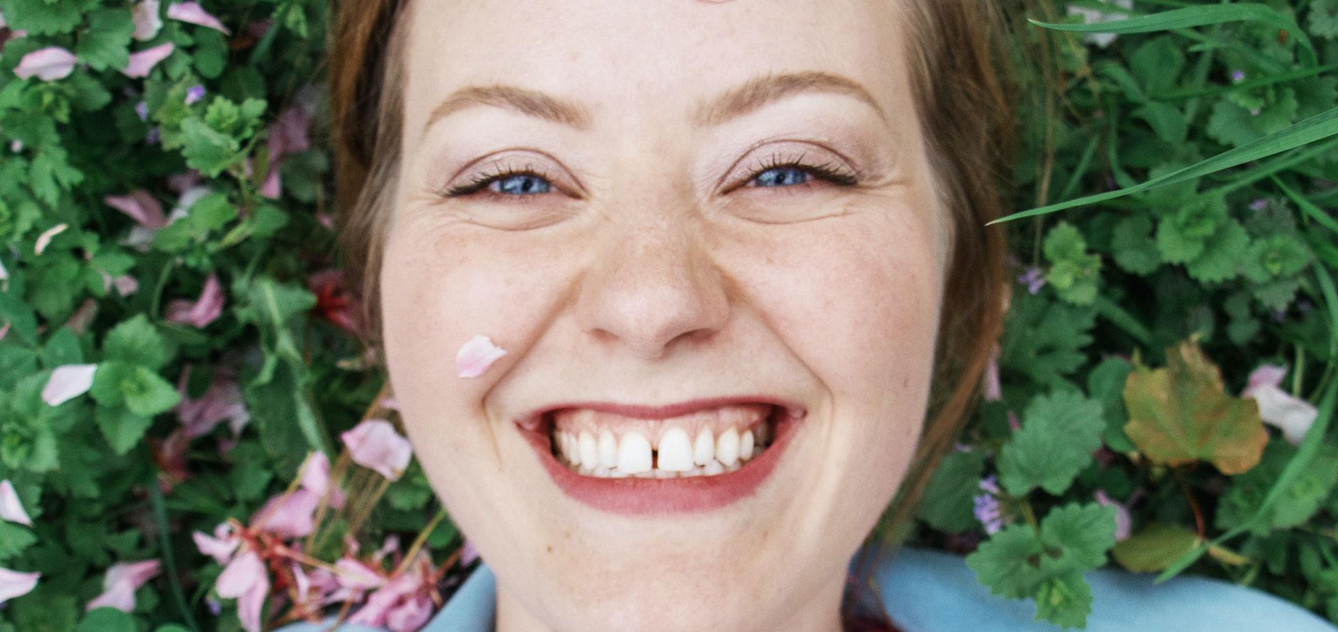 Gap Teeth Fix How to Fix Gaps in Teeth from Home PressOn Veneers