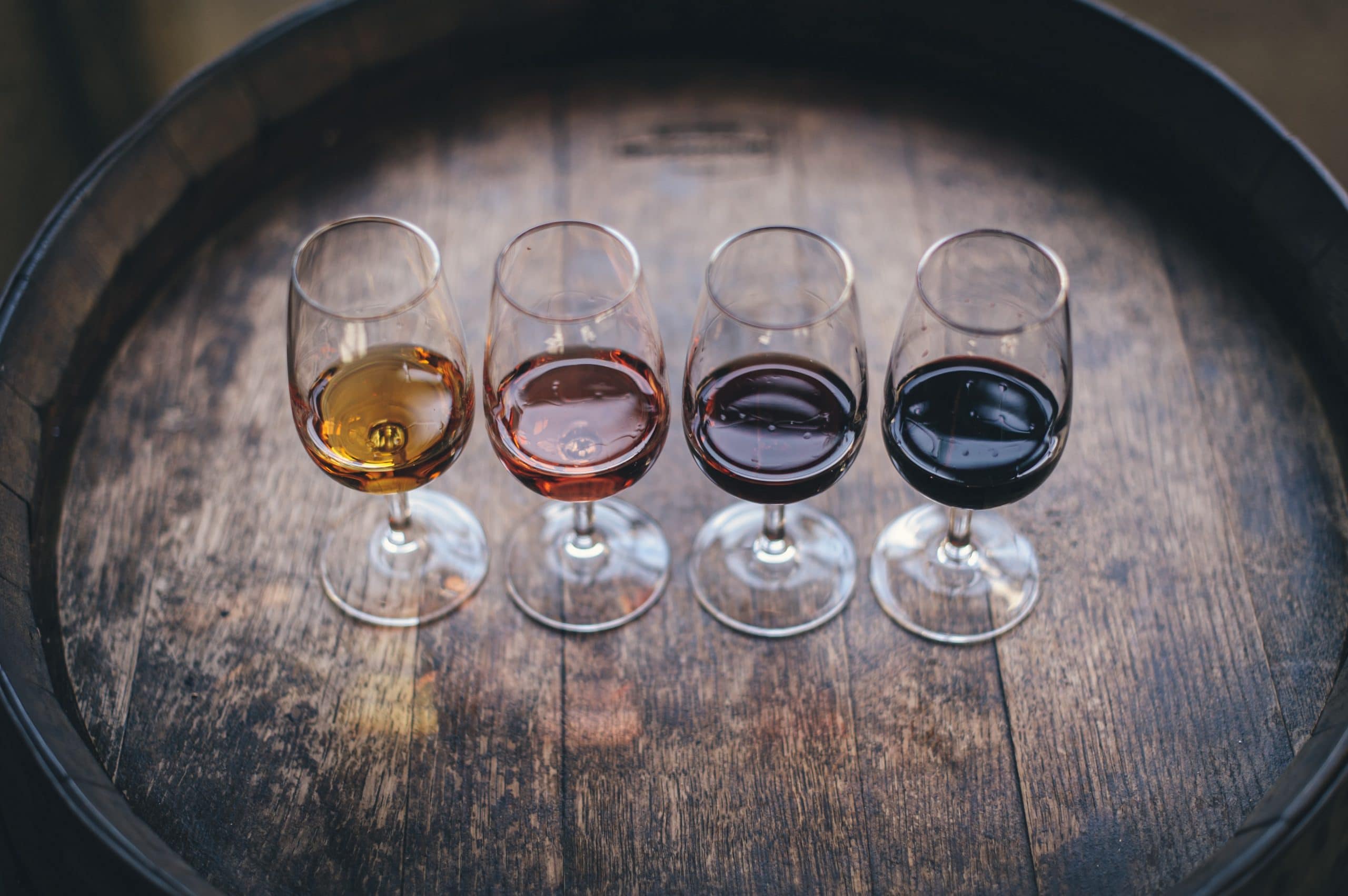 maksym-kaharlytskyi-3uJt73tr4hI-unsplash wine stains